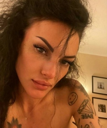 👠Встречи со мной - настоящее искусство, которое оставит в твоей памяти яркий след.😇
Я настоящая профессионалка в своем деле и готова позаботиться о твоих самых сокровенных желаниях и фантазиях. 💘
Фото - 100% мои и свежие! Не сомневайся в истинности моей внешности, ведь я славлюсь своей природной красотой. 💋
Живу в Москве, и готова встретиться с тобой в уютной обстановке моей апартаменты. 👑 Сделаю все, чтобы наше свидание стало для тебя воплощением мечты!
Услуги 🎁: классический секс, оральные ласки, массаж, стриптиз, фетиш, ролевые игры и многое другое. 💫
Отзывы - дело говорящее! А мои отзывы подтверждают мою высокую квалификацию и незабываемость встреч. 💯
Не упусти возможность ощутить настоящее наслаждение и позвони мне прямо сейчас! Жду тебя, мой дорогой! 😘 934, 32 года