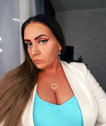 В Москве я предоставляю услуги, которые подарят тебе незабываемое удовольствие. Благодаря моей опытности, я знаю, как доставить максимум удовольствия и расслабления. Мои возможности безграничны - от классического секса и оральных ласк до эротического массажа и ролевых игр. Ты можешь полностью расслабиться и насладиться моей прекрасной компанией. Я с удовольствием приглашу тебя в мир страсти и наслаждения. Мои отзывы говорят сами за себя - мои клиенты всегда остаются довольными. Возьми телефон и позвони мне, я уже жду тебя! 😉🔥🌹 #индивидуалка #Москва #удовольствие #эротика #эскорт 2918, 35 лет