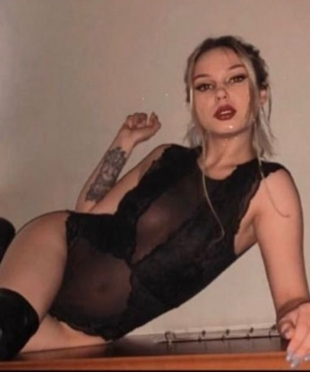 Молодая, страстная и нежная красотка ждет в гости состоятельного мужчину. Готова подарить море незабываемых впечатлений, без суеты и напряжения. 100% реальные фото! 4334, 19 лет